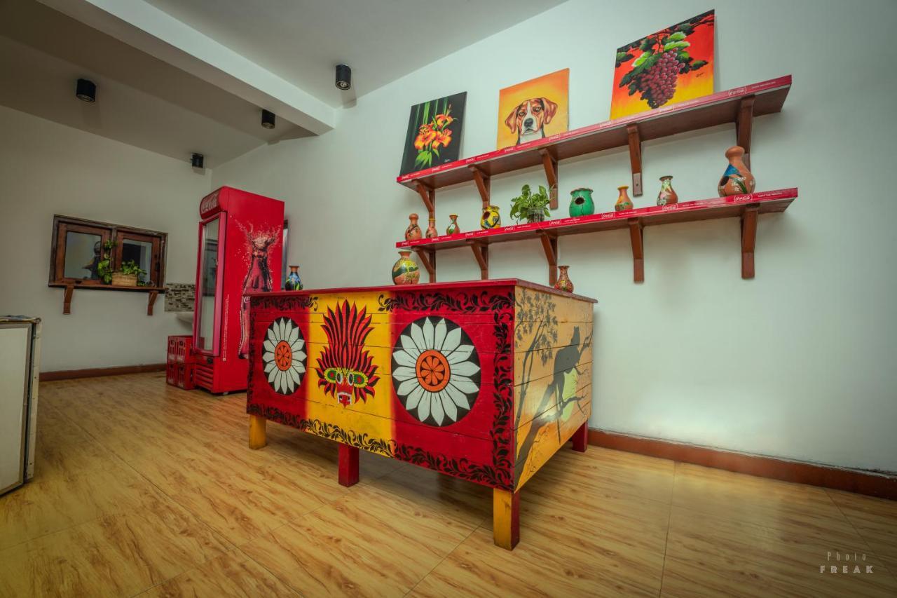 Hotel Athina & Restaurant Chilaw Exterior photo