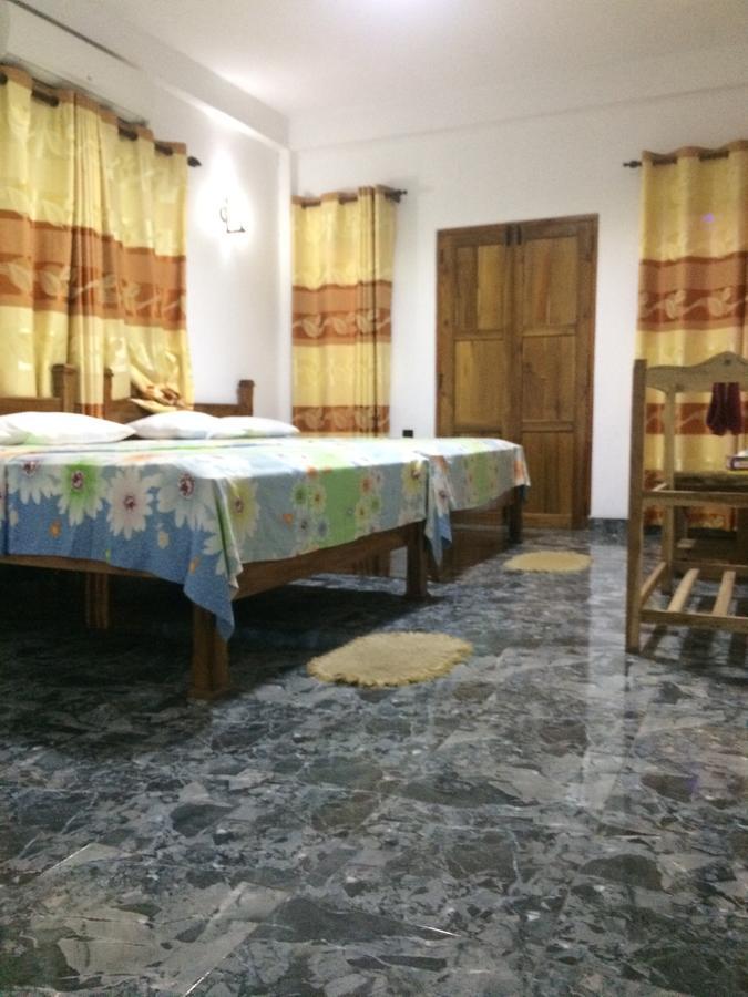 Hotel Athina & Restaurant Chilaw Exterior photo