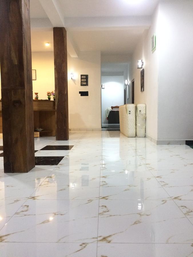 Hotel Athina & Restaurant Chilaw Exterior photo