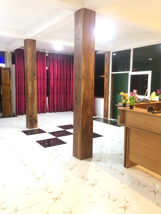 Hotel Athina & Restaurant Chilaw Exterior photo