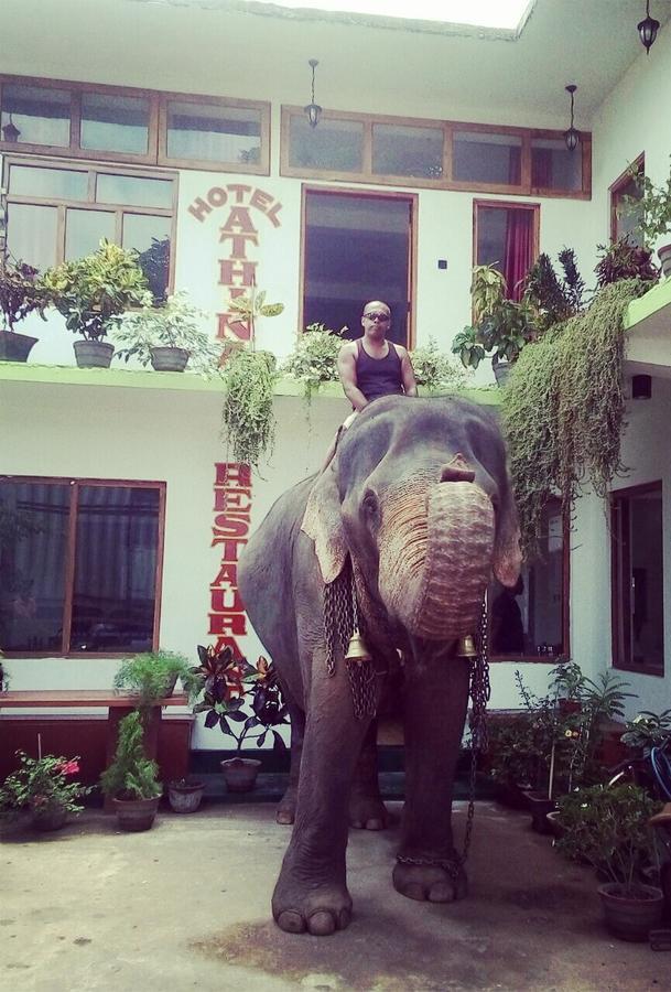 Hotel Athina & Restaurant Chilaw Exterior photo